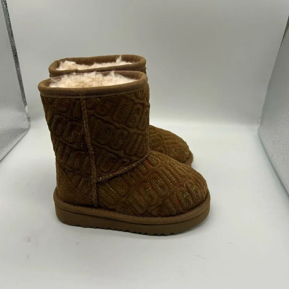 UGG Kids' Classic II Graphic Stitch Short Boot Size 7
